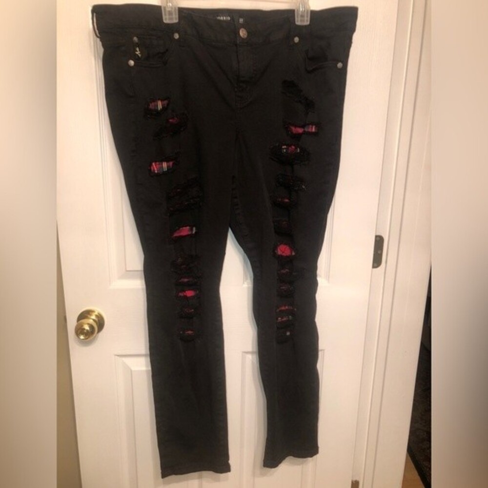 Torrid Premium Slashed Plaid Skinny Jean Black Rinse (Regular) Size 22